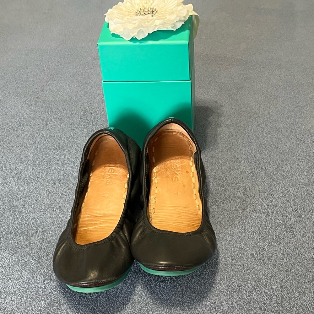 Black Tieks with box